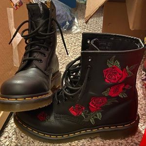 Damaged Dr. Martens 1460 Vonda Boot Rose Floral 8